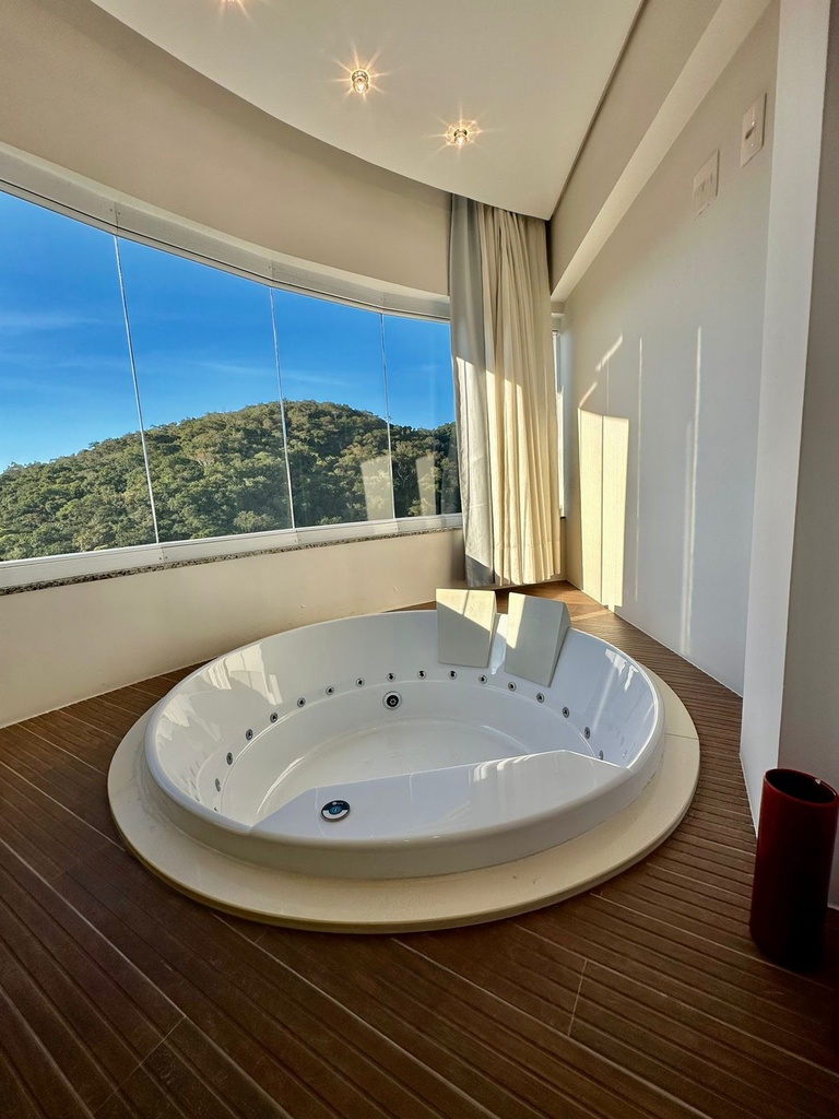 jacuzzi