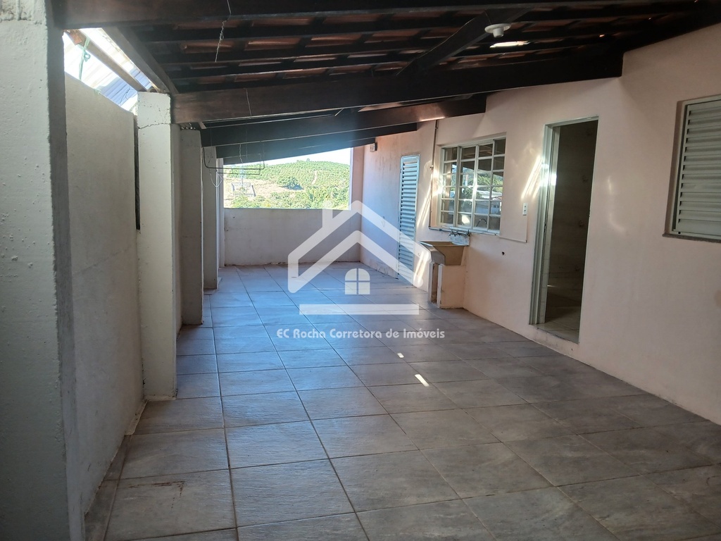 casa a venda serra negra - quintal.jpg