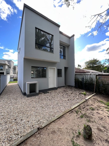 Casa de 3 quartos, 90m² no bairro Centro , em Guabiruba | Eu Corretor