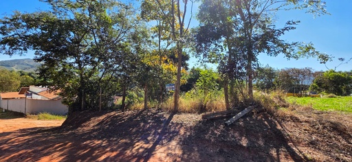 Lote/Terreno de 225m² no bairro Volta do Lago, em Lambari | Eu Corretor
