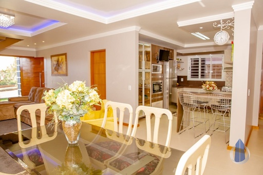 Casa de 3 quartos, 211m² no bairro Glória, em Santa Rosa | Eu Corretor