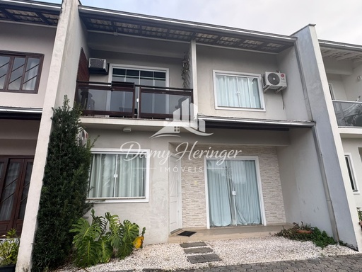 Casa de 3 quartos, no bairro Costa e Silva, em Joinville | Eu Corretor