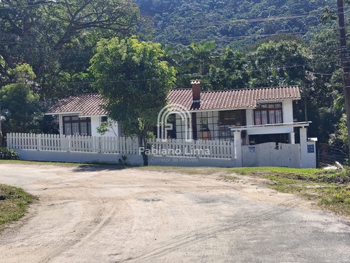 Casa de 3 quartos, no bairro Debossan, em Nova Friburgo | Eu Corretor