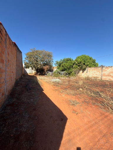 Casa de 2 quartos, no bairro tangara , em Caldas Novas | Eu Corretor
