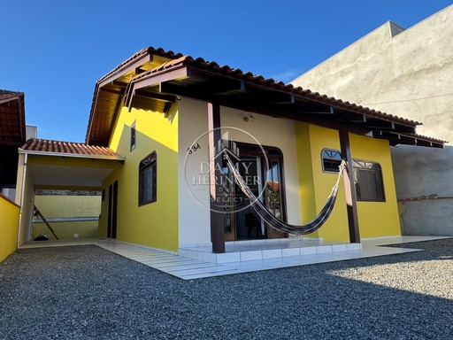 Casa de 4 quartos, no bairro Praia da Enseada, em São Francisco do Sul | Eu Corretor