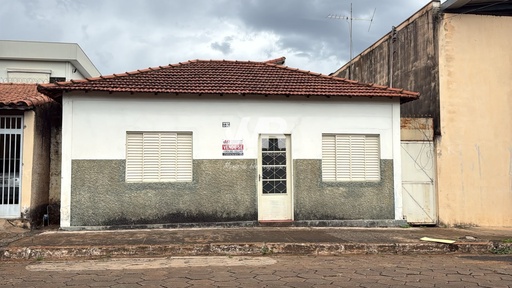 Casa de 3 quartos, no bairro CENTRO, em Itaú de Minas | Eu Corretor