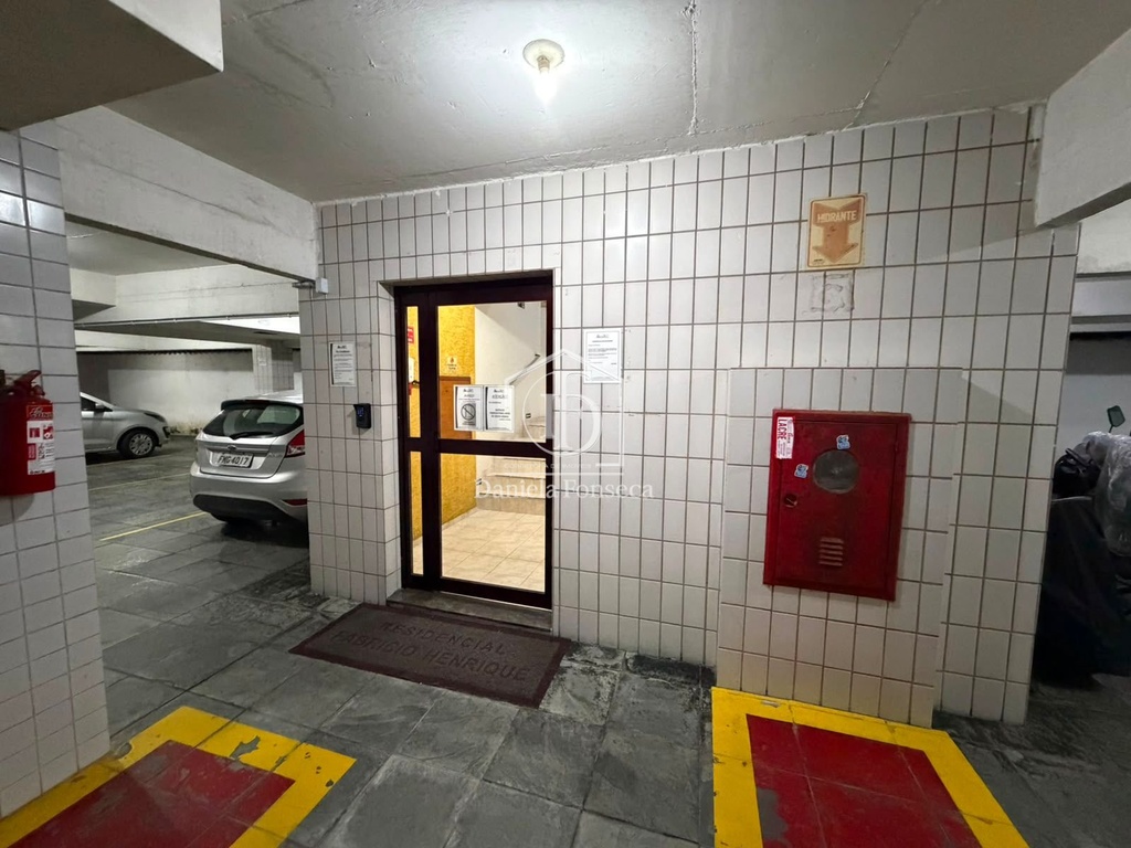 abf6a05e-59e3-4fd0-bc84-b89581f5f215.jpg