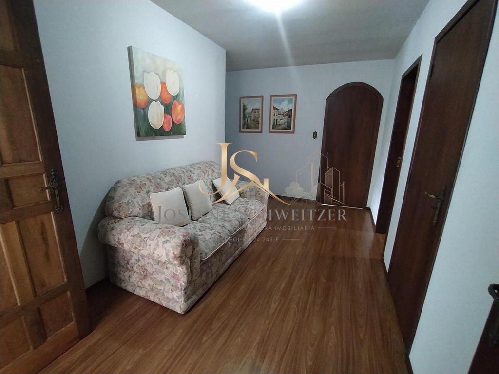 702634.jpg