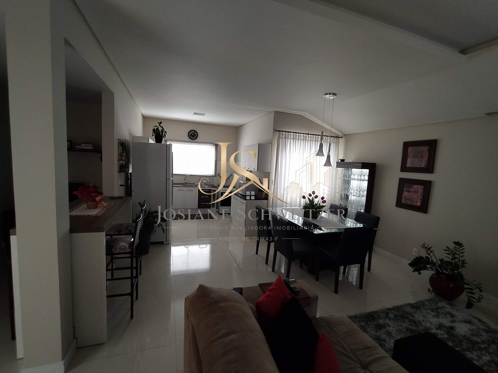 702645.jpg