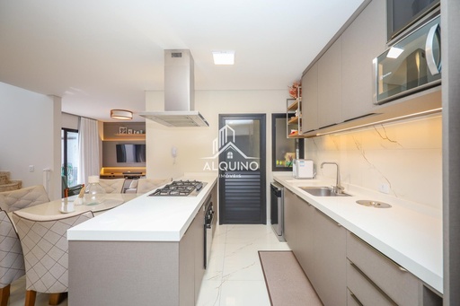 Sobrado de 3 quartos, 172m² no bairro Hugo Lange, em Curitiba | Eu Corretor