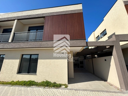 Sobrado de 3 quartos, 100m² no bairro Hauer, em Curitiba | Eu Corretor