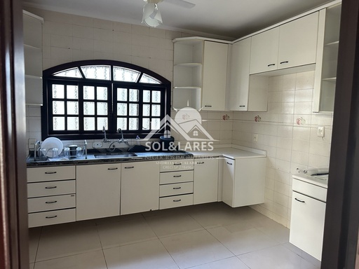 Casa de 3 quartos, 220m² no bairro Vila Suissa, em Mogi das Cruzes | Eu Corretor