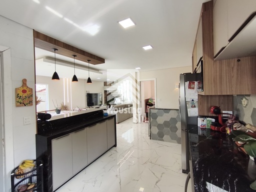 Casa de 4 quartos, 312m² no bairro Xaxim, em Curitiba | Eu Corretor