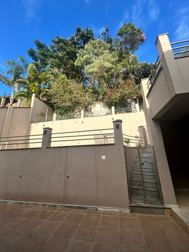 Casa de 4 quartos, no bairro Vila dos Engenheiros, em Ouro Preto | Eu Corretor