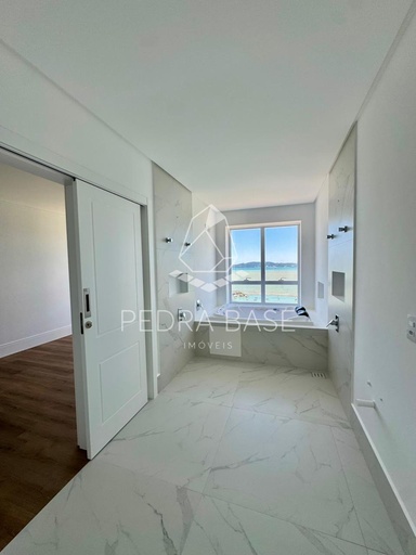 Apartamento de 4 quartos, no bairro Centro, em Itapema | Eu Corretor
