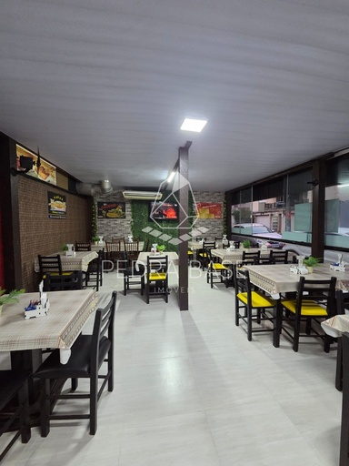 Sala Comercial de 120m² no bairro Meia Praia, em Itapema | Eu Corretor