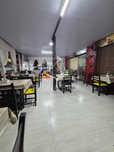 Sala Comercial de 120m² no bairro Meia Praia, em Itapema | Eu Corretor