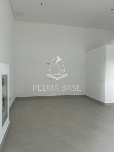 Sala Comercial de 43m² no bairro Centro, em Itapema | Eu Corretor