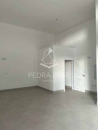 Sala Comercial de 43m² no bairro Centro, em Itapema | Eu Corretor