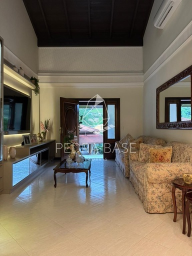 Casa de 5 quartos, 950m² no bairro Centro, em Angelina | Eu Corretor