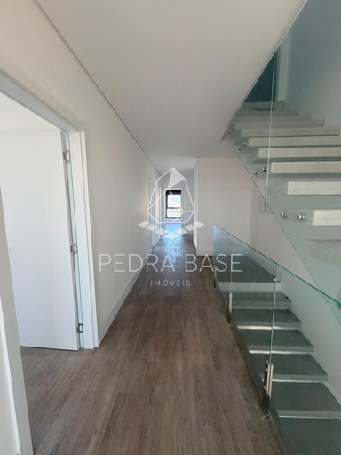 Casa de 4 quartos, 439m² no bairro Canto da Praia, em Itapema | Eu Corretor