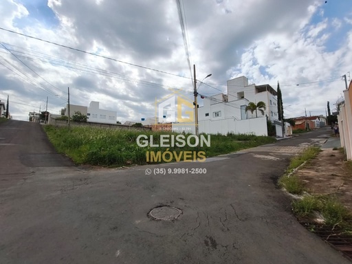 Casa de 100m² no bairro Carmelo, em Passos | Eu Corretor