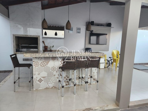 Sobrado de 3 quartos, 360m² no bairro Bandeirantes, em Barreiras | Eu Corretor