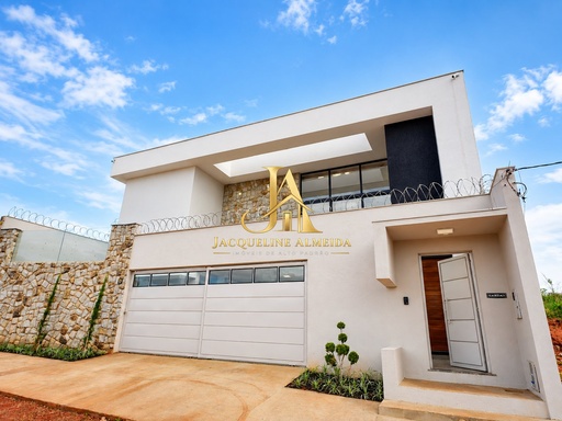 Casa de 3 quartos, 299m² no bairro Sen. Valadares, em Pará de Minas | Eu Corretor