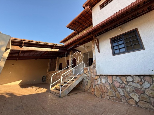 Casa de 3 quartos, no bairro Pioneiros, em Ouro Branco | Eu Corretor