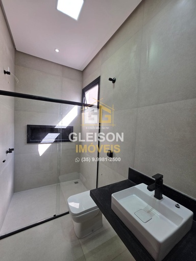 Casa de 3 quartos, 180m² no bairro Parque das Aroeiras , em Passos | Eu Corretor