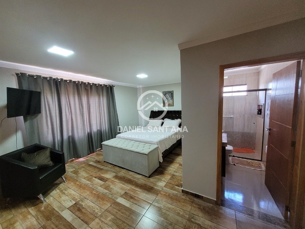 bf5d8649-8086-4f80-a03c-86c90eed85c3.jpg