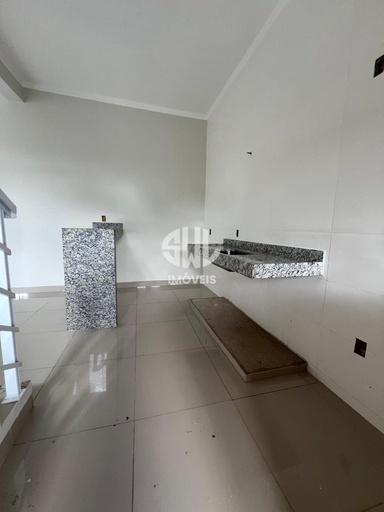Sobrado de 2 quartos, no bairro Jardim Holanda, em Uberlândia | Eu Corretor