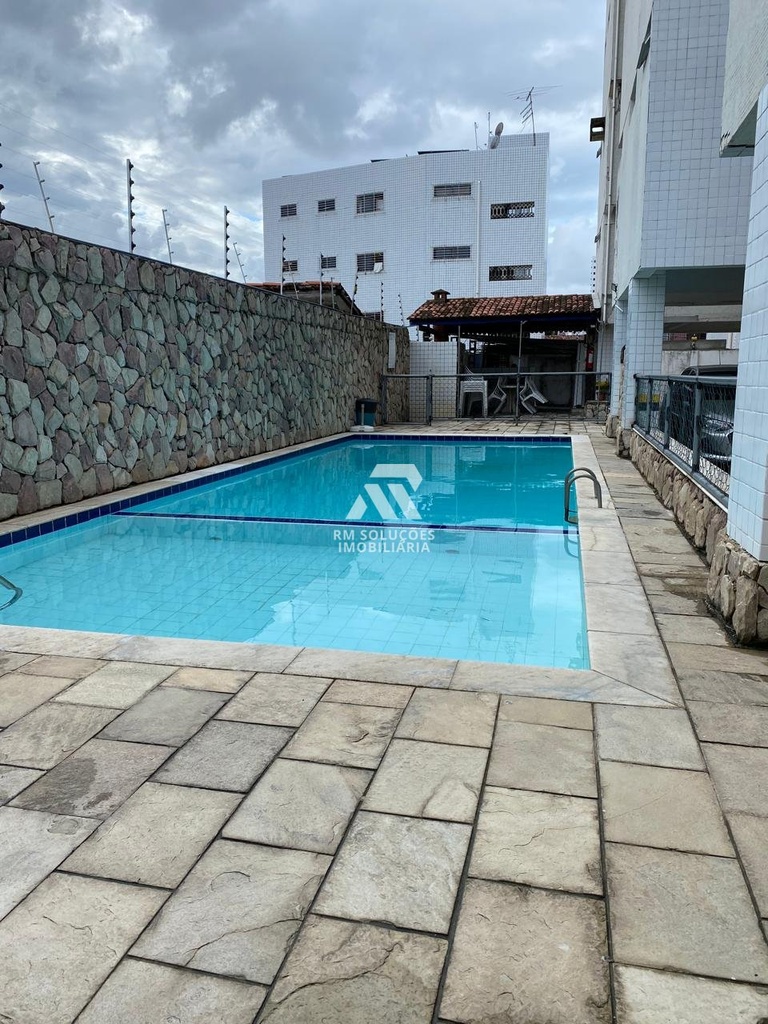 piscina.jpeg