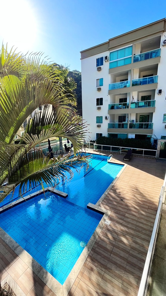 fachada e piscina 2