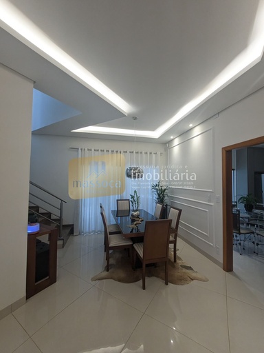 Casa de 337m² no bairro Parque Universitário, em Tupã | Eu Corretor
