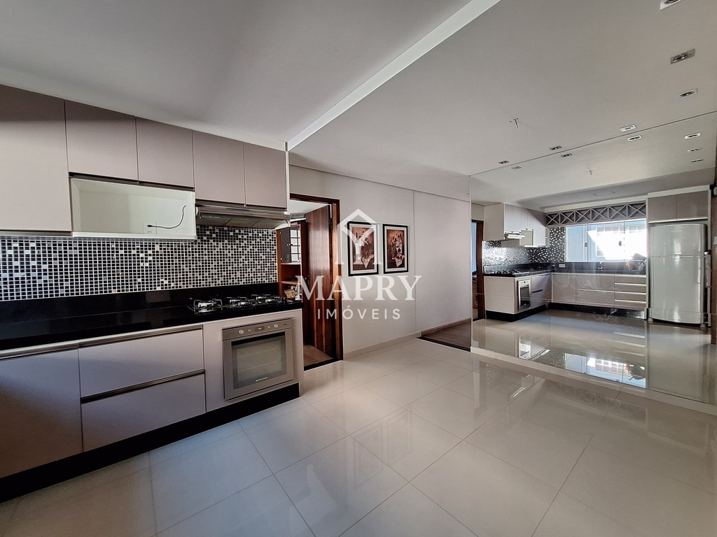 f609ca5d-ba2c-4db4-b649-99992452ebe0.jpg