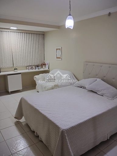 Sobrado de 4 quartos, no bairro SETOR CENTRAL, em Caldas Novas | Eu Corretor