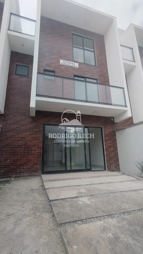 Sobrado de 115m² no bairro IPACARAY, em Matinhos | Eu Corretor
