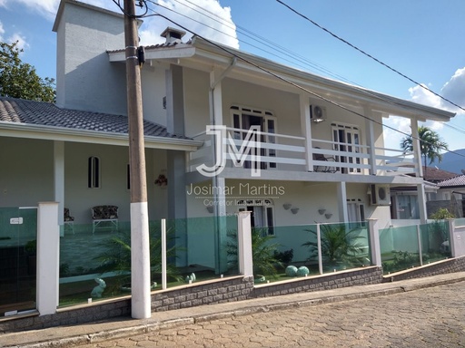 Casa de 4 quartos, no bairro Centro, em Rodeio | Eu Corretor