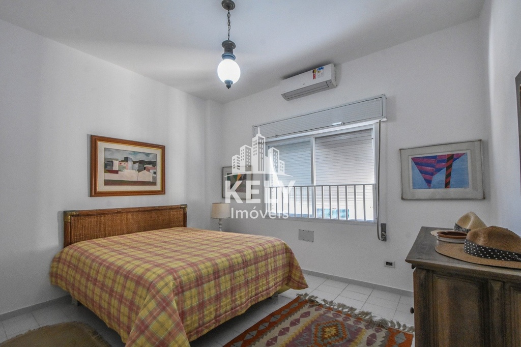 Quarto 01 cama casal.jpg