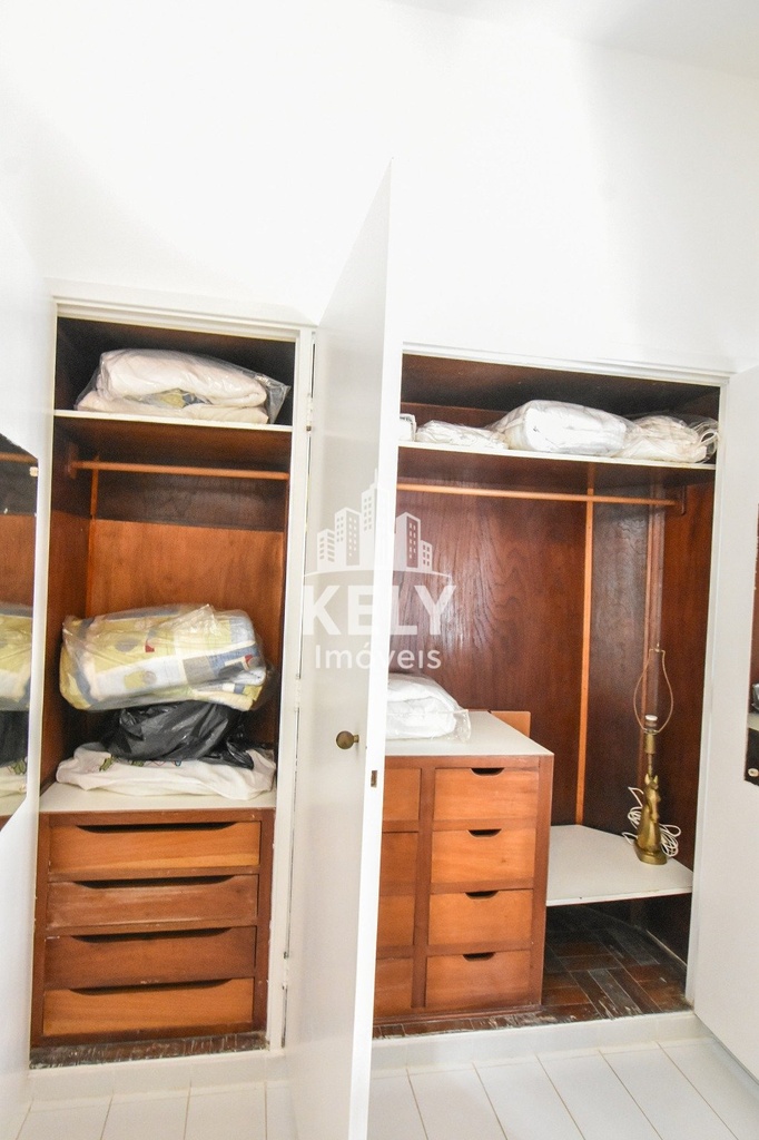 Quarto 03 armarios.jpg