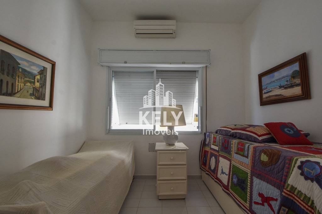 Quarto 03 frente.jpg
