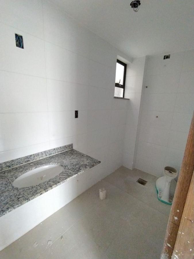 image_re_6028385.jpg
