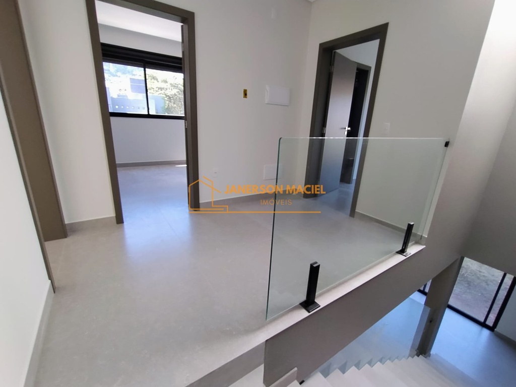 6e572ae3-5aed-4c23-9845-9177cd0d0fd1.jpg