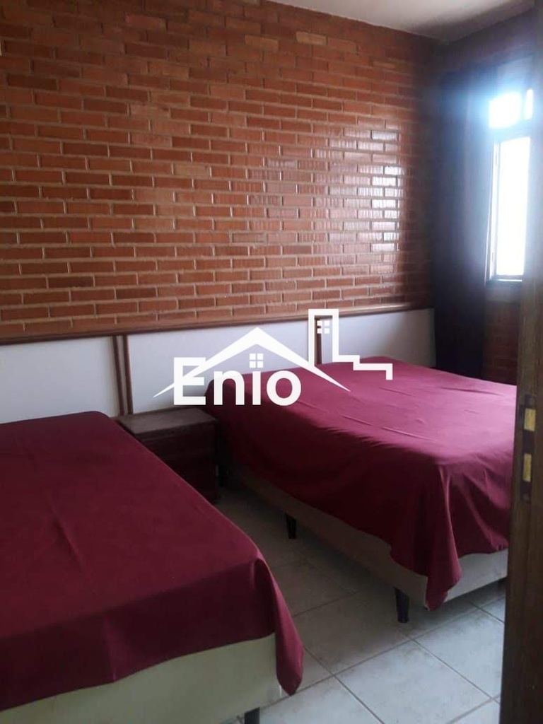 08b4e197-7ea8-49ee-a0cf-c39375edcaef.jpg
