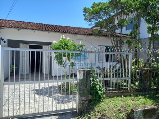 Casa de 4 quartos, no bairro PIÇARRAS, em Guaratuba | Eu Corretor