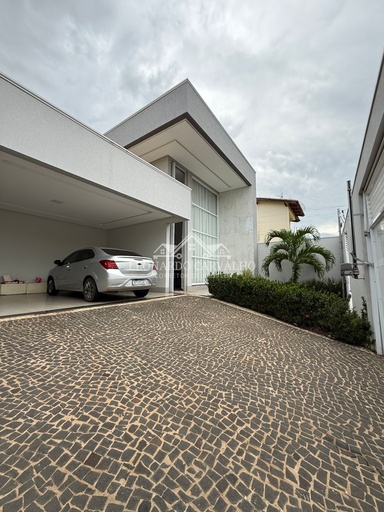 Casa de 4 quartos, no bairro bandeirante, em Caldas Novas | Eu Corretor