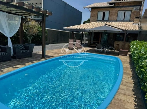 Casa de 4 quartos, no bairro centro, em Penha | Eu Corretor