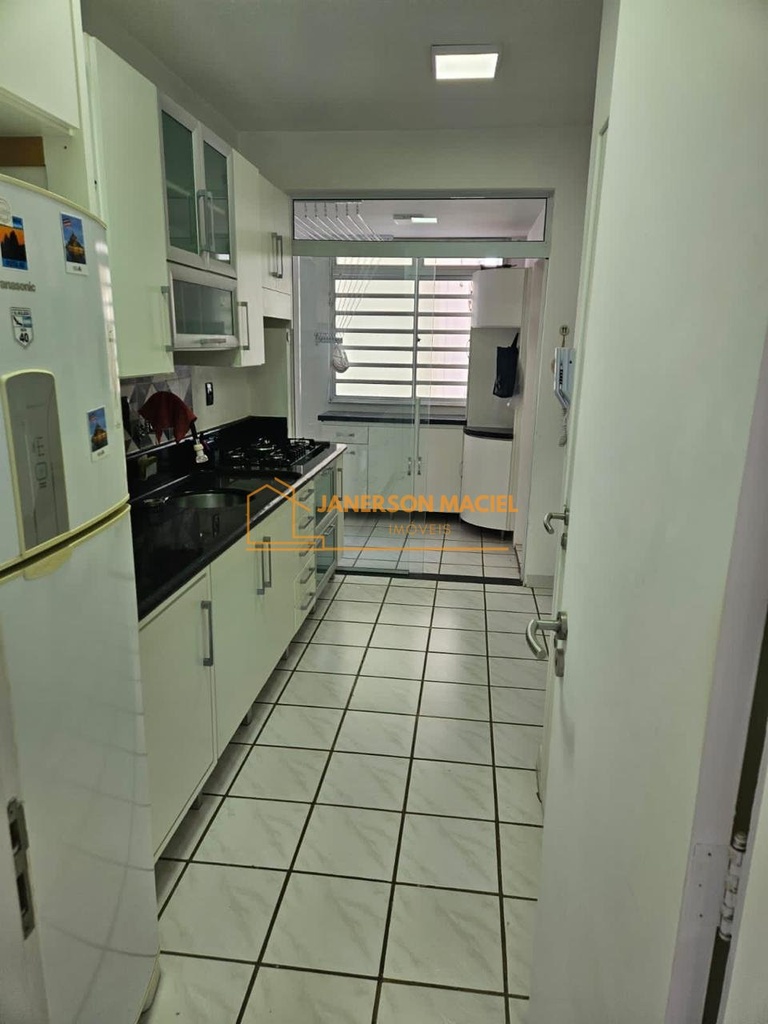 aea7dc4e-a640-4082-b1ae-0ce7c7fb3eb7.jpg