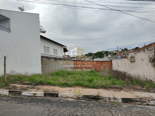 Lote/Terreno de 250m² no bairro Muarama, em Passos | Eu Corretor